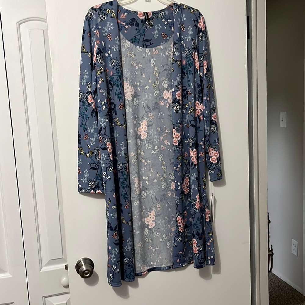 Lightweight blue floral topper.  Perfect for chilly spring/summer nights